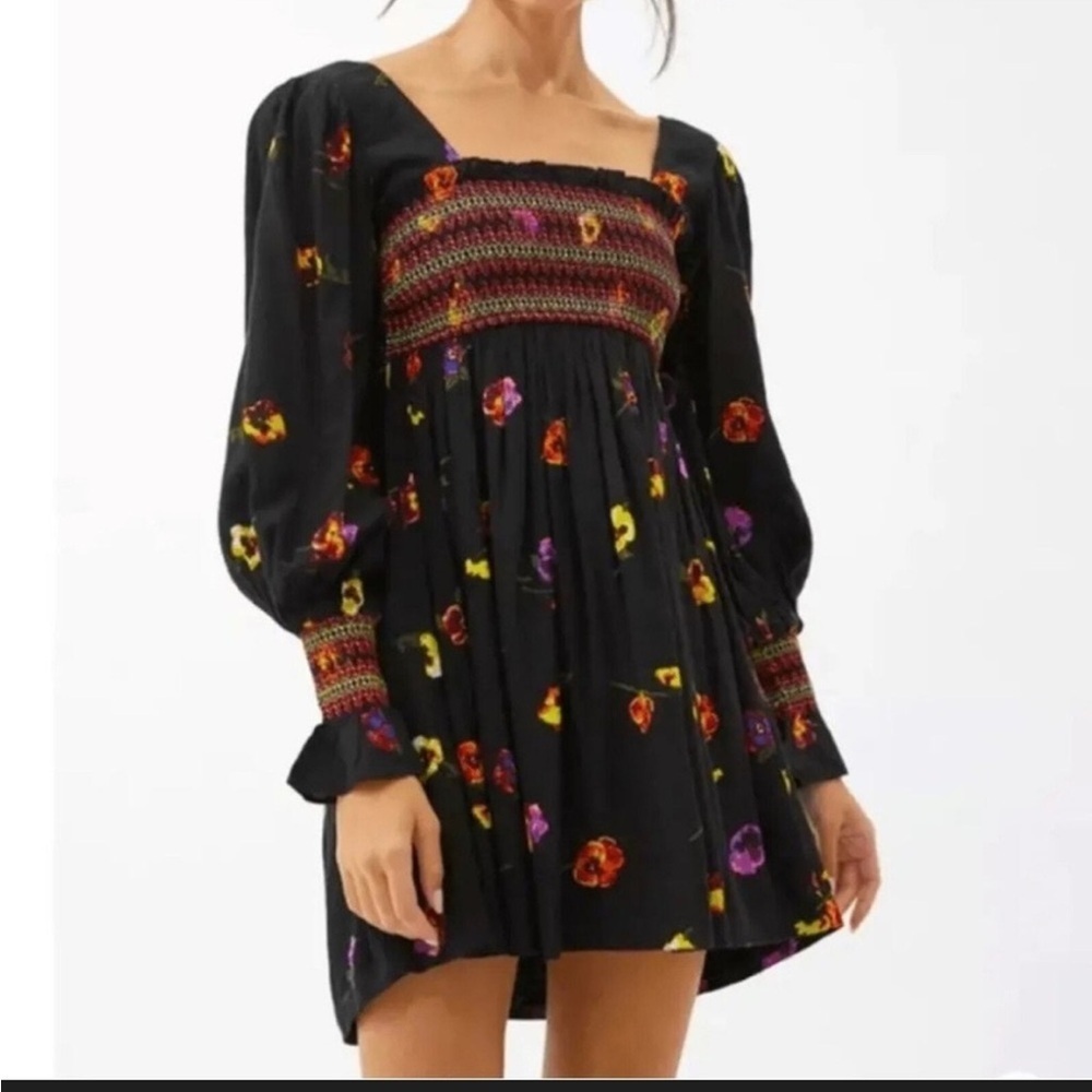 Urban Outfitters Isabel Black Floral Smocked Mini DressTunic Pleated Sz Large